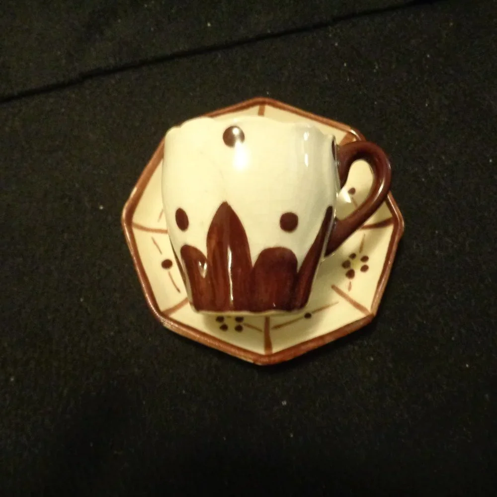 VINTAGE FAIRYCORE SM POTTERY TEACUP & SAUCER BROWN CREAM